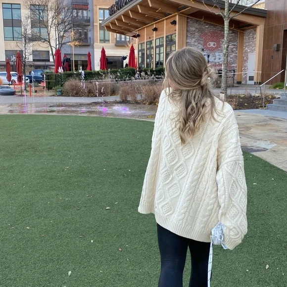 COPY - Storets Sweater - Picture 5 of 5